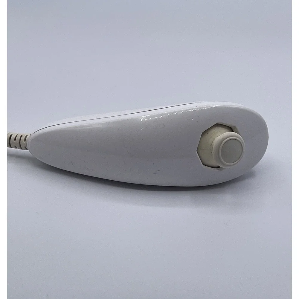 Nintendo Wii Official Authentic OEM White Nunchuck‎ Controller RVL-004 Tested